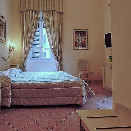 Chiaro Di Luna Viale Italia Сасари Екстериор снимка